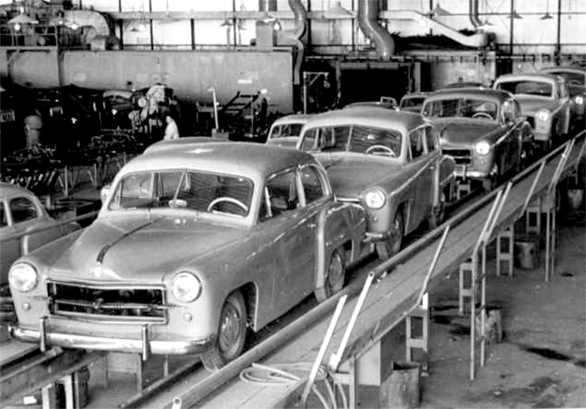 Línea de montaje del primer automóvil argentino construido en grandes series: Sedán INSTITEC JUSTICIALISTA. 1954.